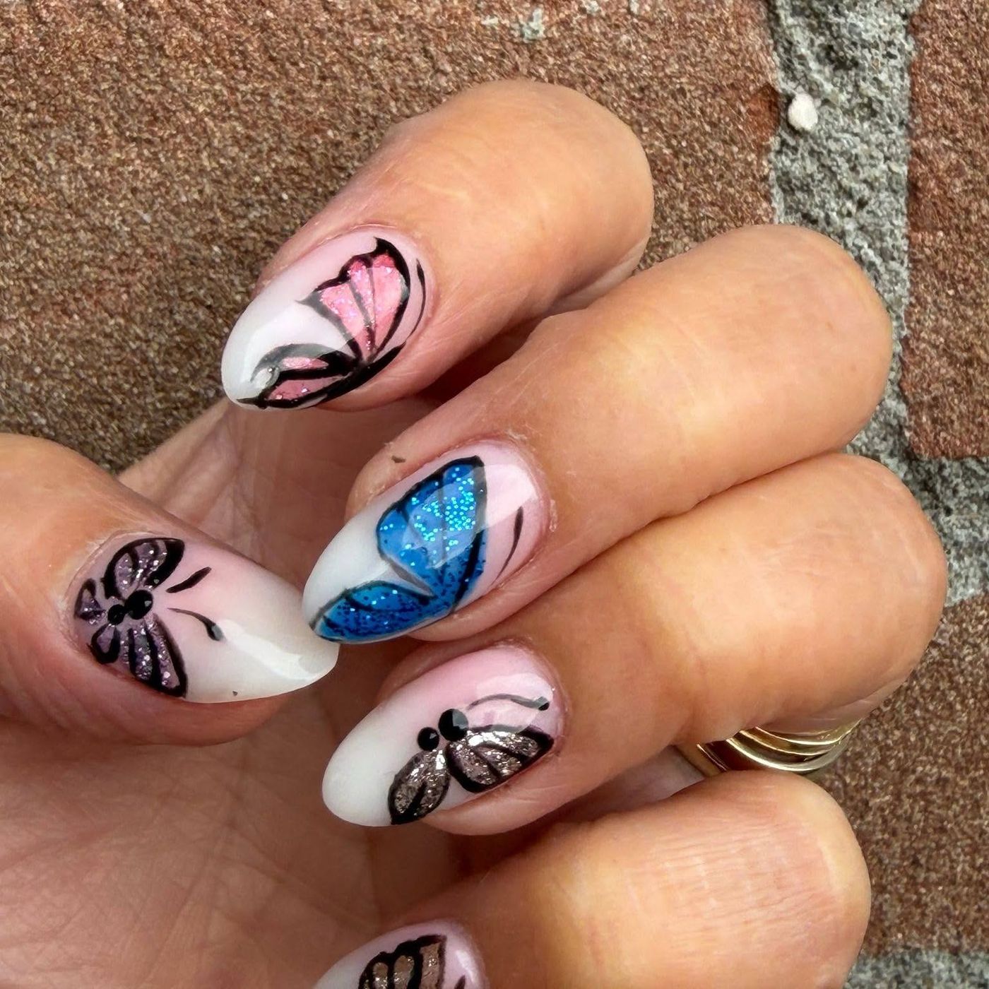 Nagels met vlinders